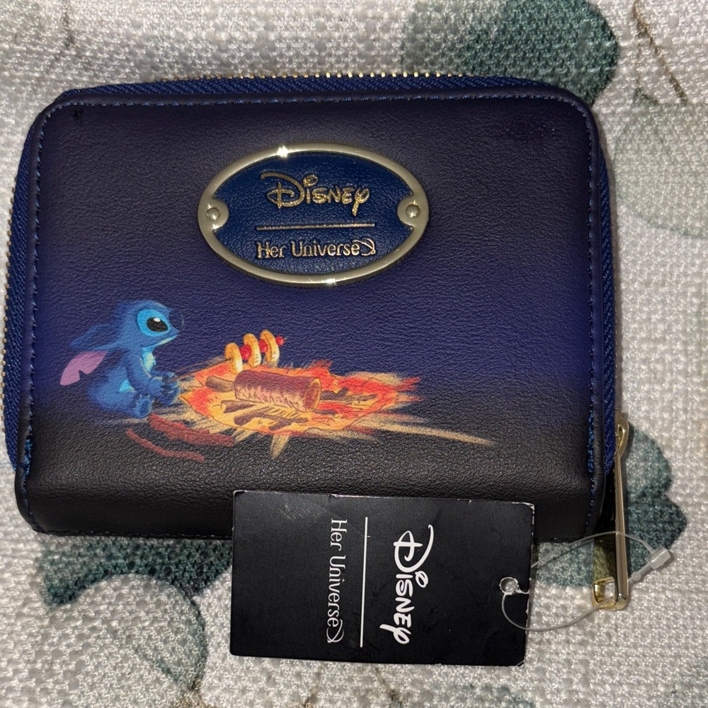 Disney Her Universe Stitch Wallet